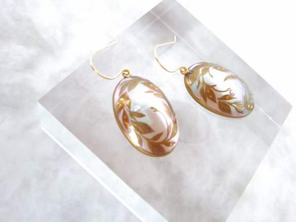 蒔絵オスメニアパールピアス / 葉っぱのリース / maki-e pearl earrings/leaf wreath 5枚目の画像