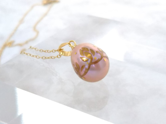 蒔絵パールネックレス / 花カラクサ / maki-e pearl necklace/flower arabesque 2枚目の画像