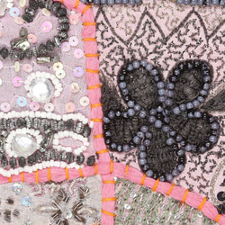 手刺繍やさしいピンク★old サリー パッチワーク・タペストリー★バッグ・インテリア素材にも 1枚目の画像