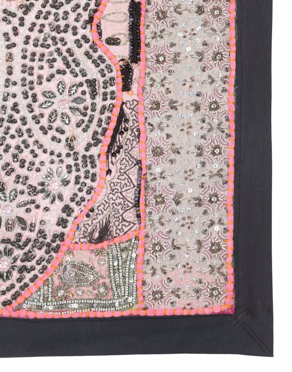 手刺繍やさしいピンク★old サリー パッチワーク・タペストリー★バッグ・インテリア素材にも 3枚目の画像