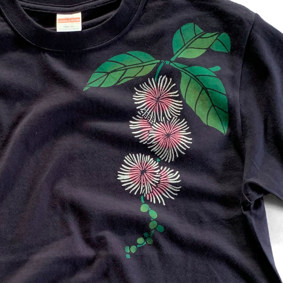送料無料☆　型染め　サガリバナのTシャツ　ネイビー　ステンシル　 3枚目の画像