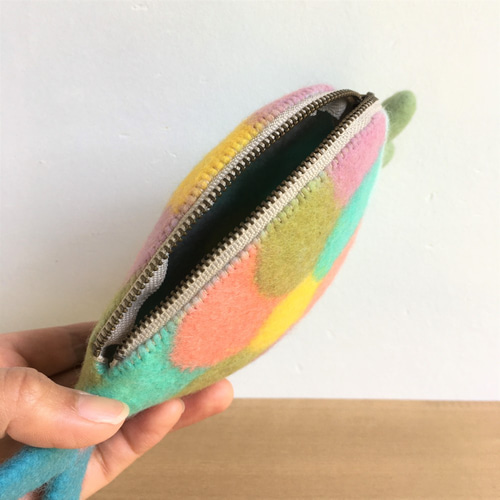 羊毛フェルト 魚のポーチ ポーチ komakoma 通販 10124625｜Creema