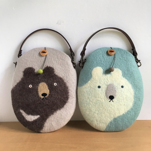 受注制作】羊毛フェルト 丸型ミニバッグ（クマ） ポーチ komakoma 通販  
