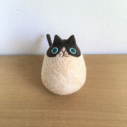 羊毛フェルト ネコ（ブチ・濃グレー） その他置物 komakoma 通販