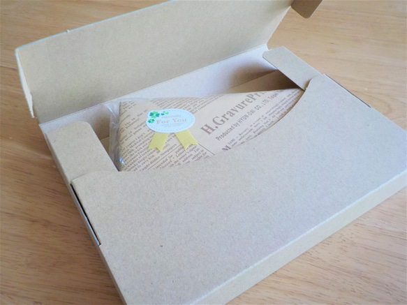 フレームスタンド「世界中の”がんばって”を贈る」ギフト包装済み 応援 メッセージ 贈り物 木製 コンパクト プレゼント 8枚目の画像