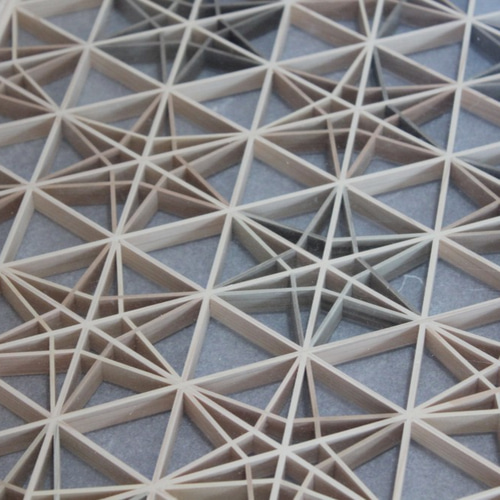 ③組子細工　ウォールアート　パーテーション Amazon｜組子 組子細工 幾何学模様 衝立 パーテーション ウォール