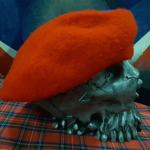 UKパンクロックファッション レッド＆ブルーアシンメトリーZIPベレー帽