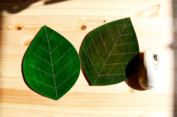 『葉っぱのマウスパッド』植物タンニン鞣し姫路レザー　刻印可 8枚目の画像