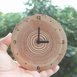 丸太の素朴な年輪時計【文字入れ】【天然木】【一点物】【木製時計】 1枚目の画像