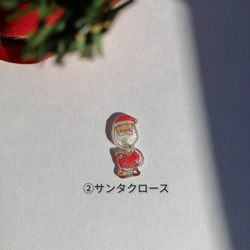クリスマスとスノーマンの揺れる蓄光マスクチャーム ☆磁石 スナップボタン変更可 （サンタ トナカイ スノーマン）プラバン 3枚目の画像