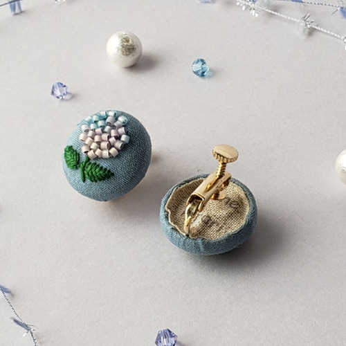 ビーズ刺繍 紫陽花 くるみボタン イヤリング イヤリング