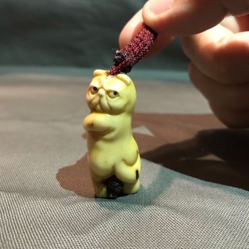 天然素材　鹿の角　モンスター彫刻　根付　ストラップ 天然素材 鹿の角 モンスター彫刻 根付 ストラップ - メルカリ