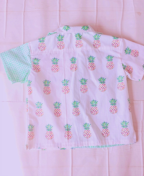 パイナップル柄アロハシャツ　kidsshirt綿100％ 4枚目の画像