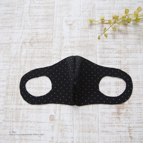 小さめ・子供用立体マスク＊黒ドット ニット 夏用 ピッタ風キッズ