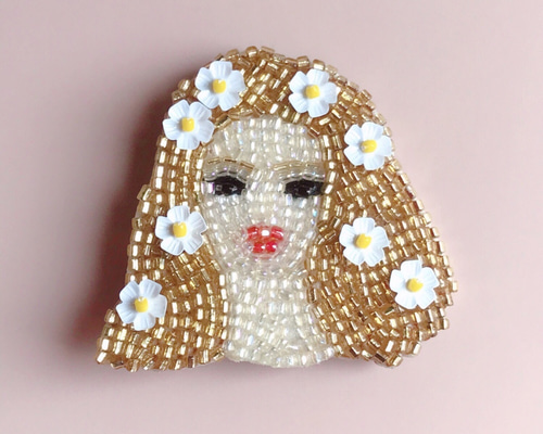 水琴様のオーダー品です　ビーズ刺繍ブローチ4点　ハンドメイド 水琴様のオーダー品です ビーズ刺繍ブローチ4点 ハンドメイド