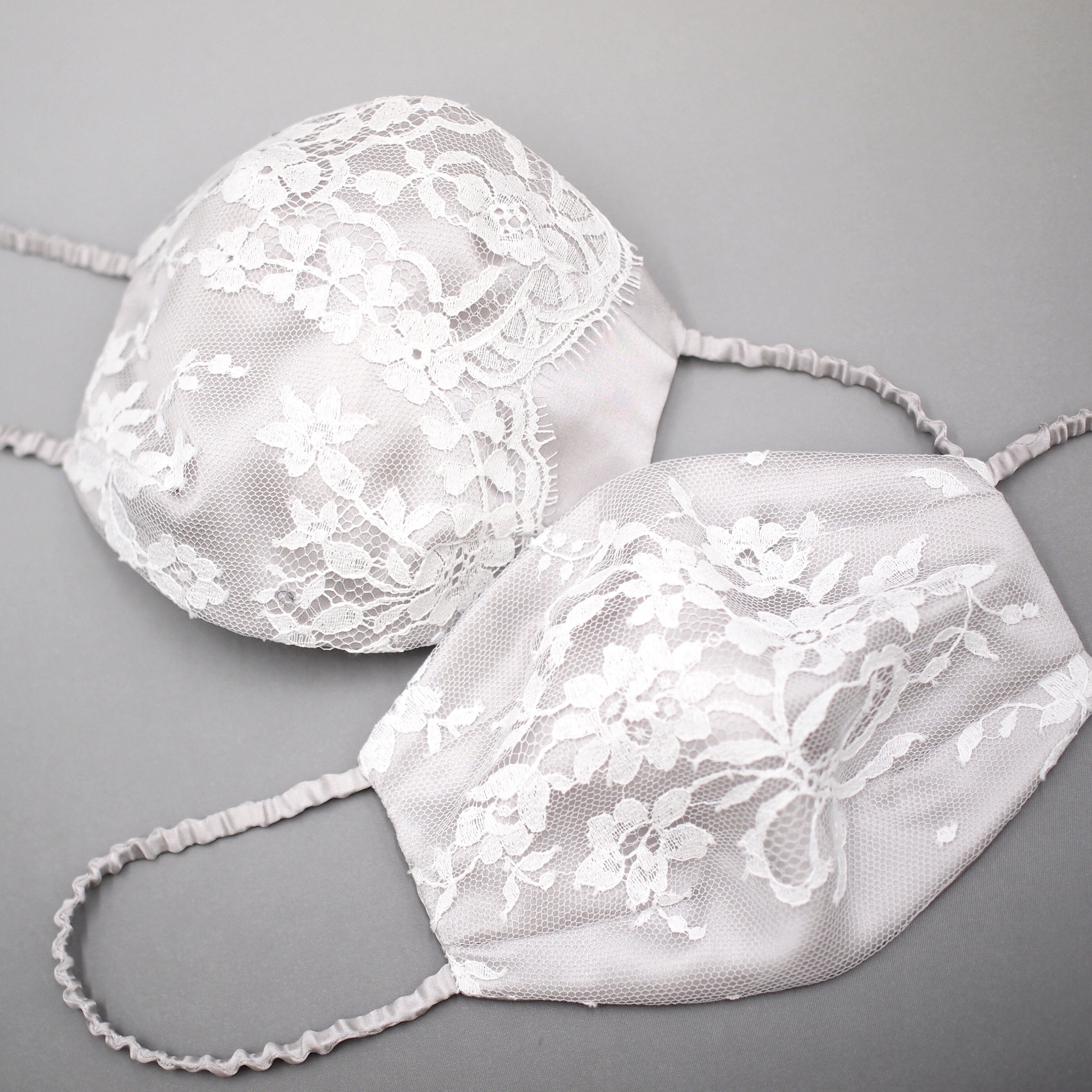 息がしやすいオプション開始！！《ロイヤルレース》シルク100% なめらかマスク　シルバー&ロイヤルレース