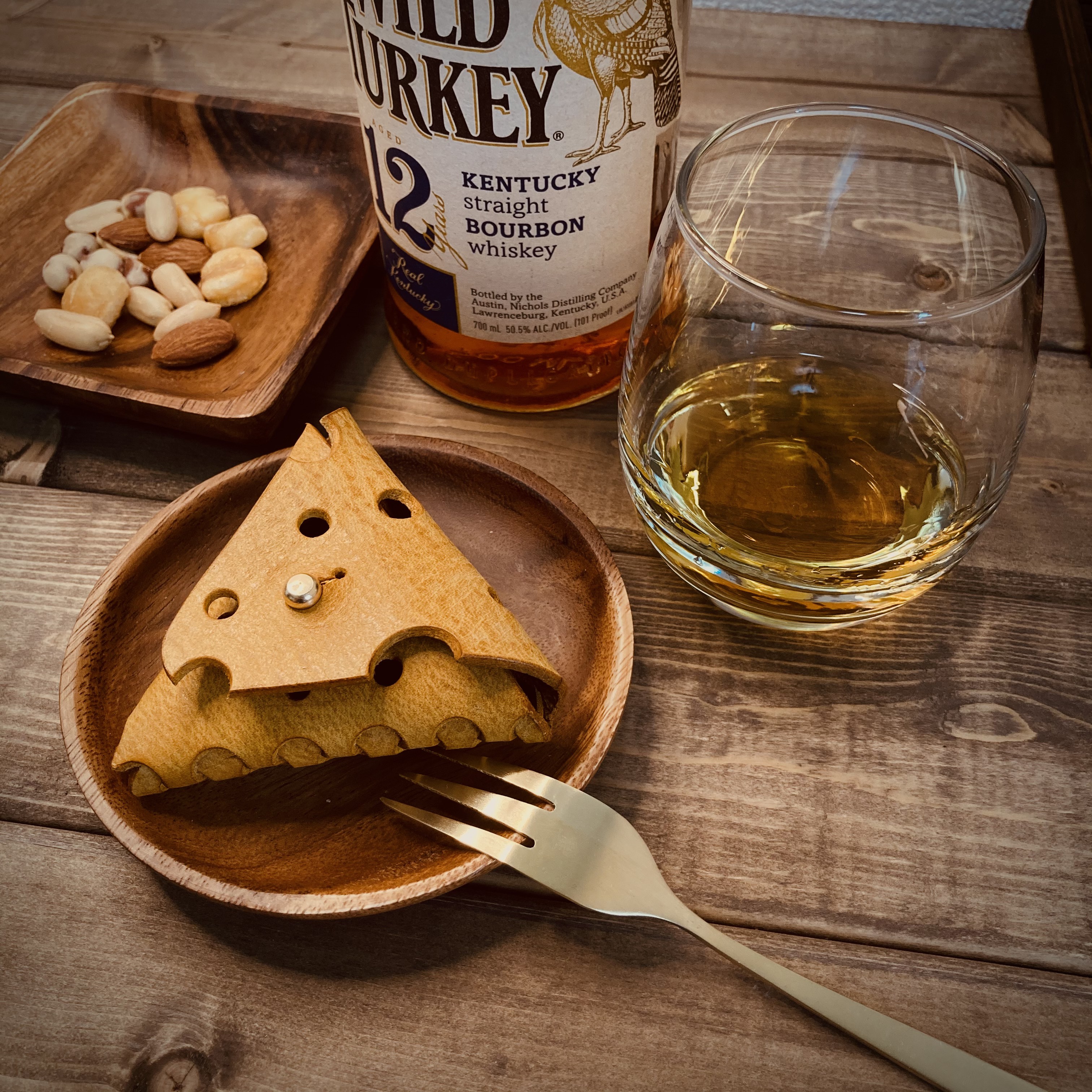 チーズみたいな　レザー　コインケース/縫わないコインケース　Mサイズ　本革　高級革　三角コインケース　食べ物