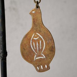 カツオドリのピアス（イヤリング）（真鍮） 6枚目の画像