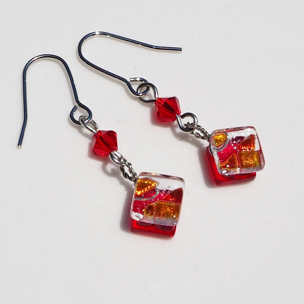 誕生石ガラス『１月』ピアス/イヤリング【長さ選べます】【金具選べます】≪送料無料≫