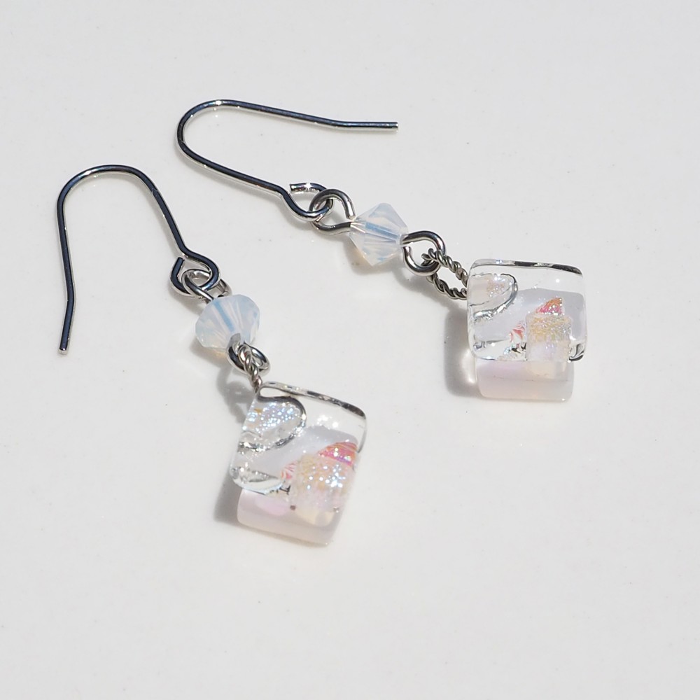 誕生石ガラス『６月』ピアス/イヤリング【長さ選べます】【金具選べます】≪送料無料≫