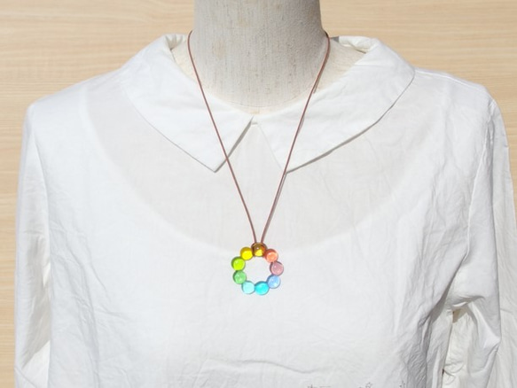 ガラスのリース『りーす【パレット】』ネックレス【紐の色、長さ選べます】【受注制作】≪送料無料≫ 5枚目の画像