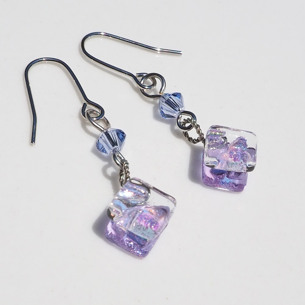 誕生石ガラス『１２月』ピアス/イヤリング【長さ選べます】【金具選べます】≪送料無料≫