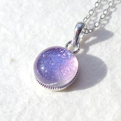 色が変わる光るガラス『きらり【白光マジック】』チェーンネックレス【大きさ選べ【綿紐、シルバー925選べます】≪送料無料≫ 1枚目の画像