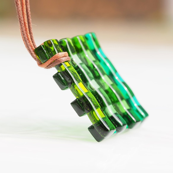 玻璃陽光「Komorebi [祖母綠]」項鍊 [您可以選擇繩子的顏色和長度] [定制] &lt;&lt;免運費&gt;&gt; 第3張的照片