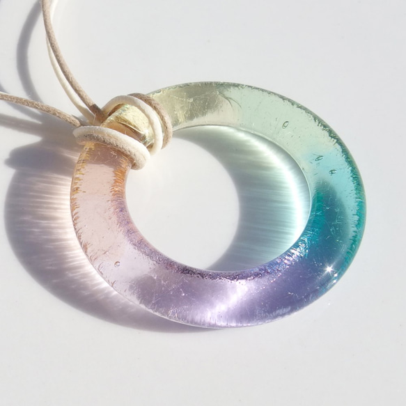 環形玻璃「環形[圓形][夢幻顏色]」項鍊[可以選擇顏色和繩子的長度][定制]≪免運費≫ 第1張的照片