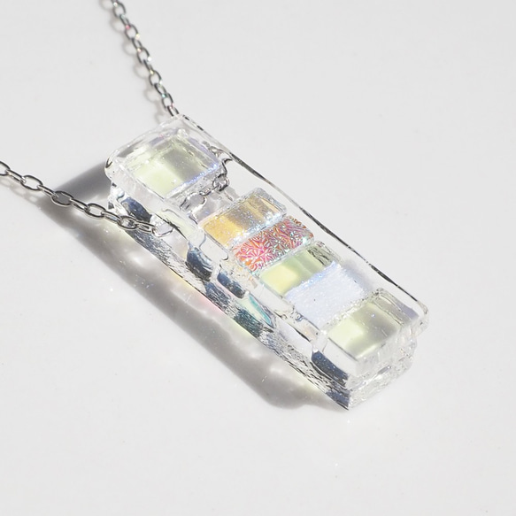 光る香るガラス『オーロラかおる【寒色系】』アロマペンダント【プチ選べます】≪送料無料≫ 1枚目の画像