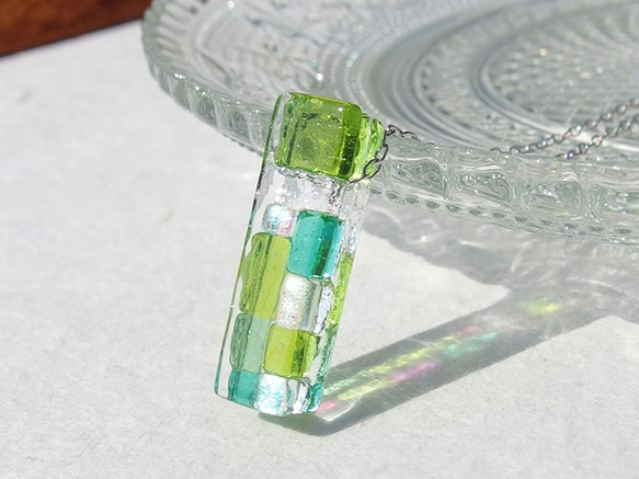 極光玻璃「極光[迷你][綠色]」項鍊[可改為香薰吊墜≪免運費≫ 第1張的照片