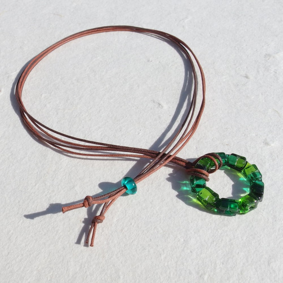 [特別]齒輪玻璃「Haguruma [祖母綠]」項鍊[可以選擇顏色和繩子的長度][定制]≪免運費≫ 第2張的照片
