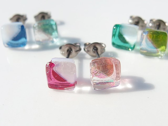 雪ガラス『ゆき【淡雪】』チタンピアス/イヤリング【金具選べます】【受注制作】≪送料無料≫ 5枚目の画像