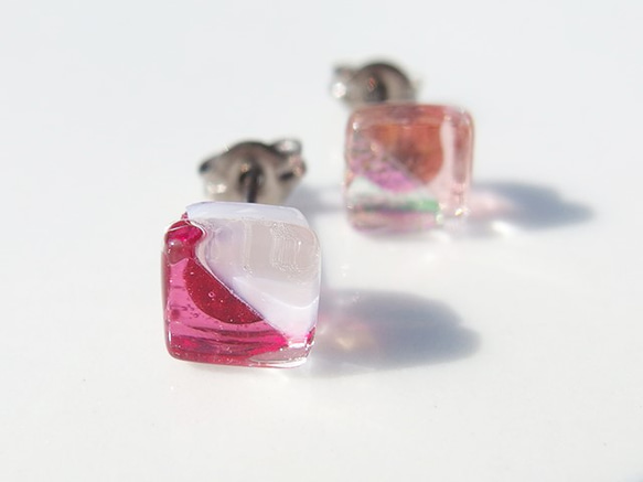 雪ガラス『ゆき【淡雪】』チタンピアス/イヤリング【金具選べます】【受注制作】≪送料無料≫ 2枚目の画像