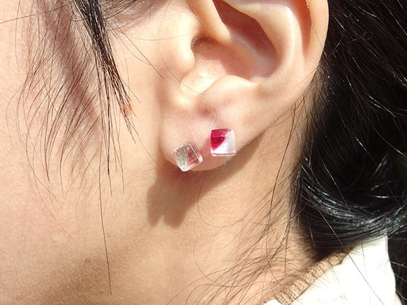 雪ガラス『ゆき【淡雪】』チタンピアス/イヤリング【金具選べます】【受注制作】≪送料無料≫ 3枚目の画像