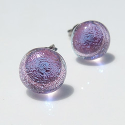 色が変わる光るガラス『きらり【中】【白光マジック】』チタンピアス/イヤリング【金具選べます】【受注制作】≪送料無料≫ 2枚目の画像