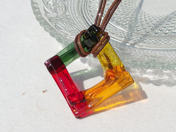 彩色夾層玻璃「Irogasane [秋葉]」項鍊 [尺寸有] [繩子顏色和長度有] [客製] ≪免運費≫ 第1張的照片