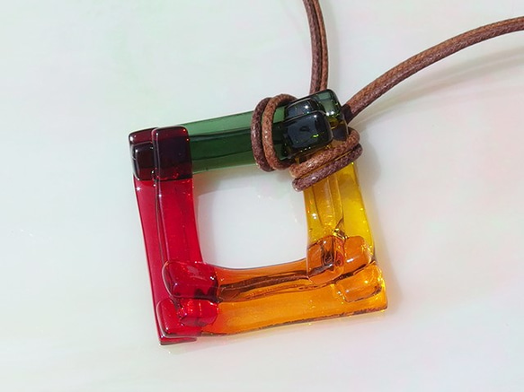 彩色夾層玻璃「Irogasane [秋葉]」項鍊 [尺寸有] [繩子顏色和長度有] [客製] ≪免運費≫ 第4張的照片