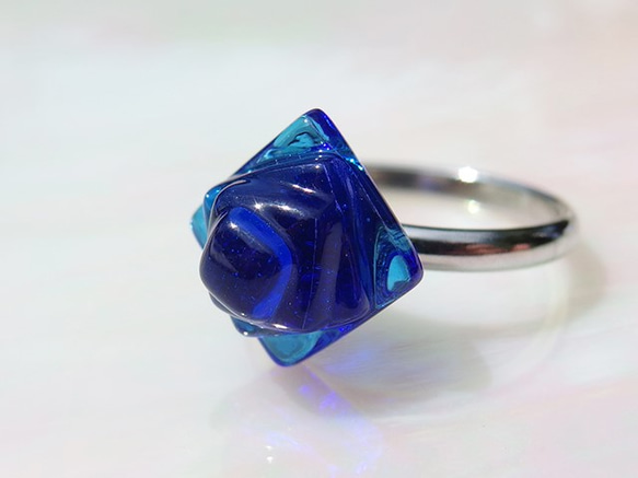 玻璃玫瑰“玫瑰[藍色]”戒指（免費尺寸）[定做] 第1張的照片