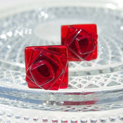 ガラスの薔薇『ばら【レッド】』チタンピアス/イヤリング【金具選べます】【受注制作】≪送料無料≫ 2枚目の画像