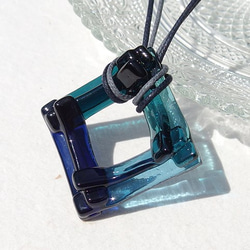彩色夾層玻璃「Irogasane [Fuyumi]」項鍊[可以選擇尺寸][可以選擇繩子的顏色和長度][定制]≪免運費≫ 第1張的照片