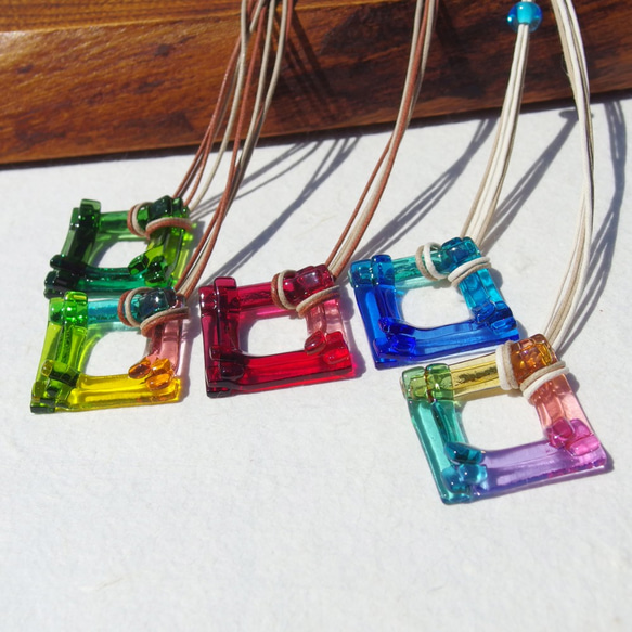 彩色夾層玻璃「Irogasane [Fuyumi]」項鍊[可以選擇尺寸][可以選擇繩子的顏色和長度][定制]≪免運費≫ 第10張的照片