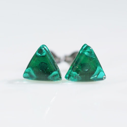 三角ガラス『さんかく【森】』チタンピアス/イヤリング【金具選べます】【受注制作】≪送料無料≫ 6枚目の画像