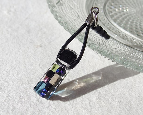 キラキラ琉球ガラス入りワンイヤホンジャック(シェル) キラキラ琉球ガラス入りワンコインイヤホンジャック(シェル