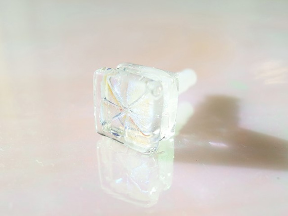 4月誕生的石製玻璃“鑽石”耳機插孔[尺寸可以選擇] [定做] 第1張的照片