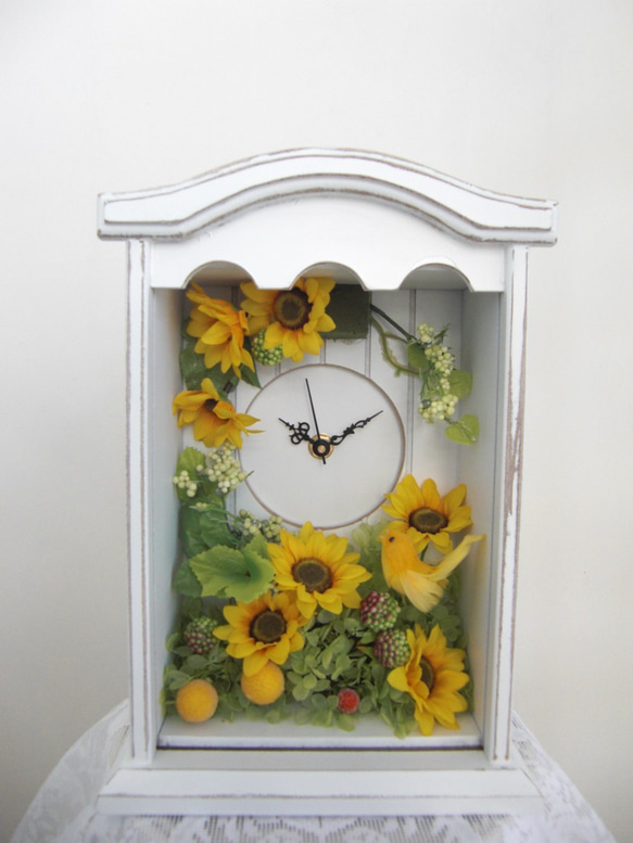 花ギフト・花時計「ひまわり」　　　ご自分のお部屋に・贈り物・お祝いなど・・・ 1枚目の画像