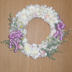 フラワーリース・ピンクのバラと小花のリース（ベース台３０cm・スタンド付き））　結婚のお祝い・ウエルカムボード・玄関・お 3枚目の画像