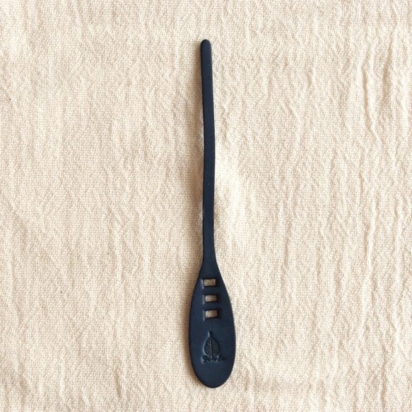 金具を使わない革タグキーホルダー(藍染) 3枚目の画像