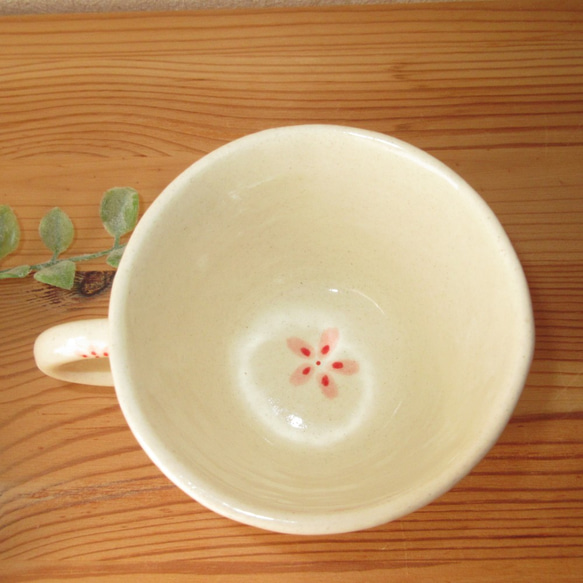 お花いっぱいカップ 3枚目の画像