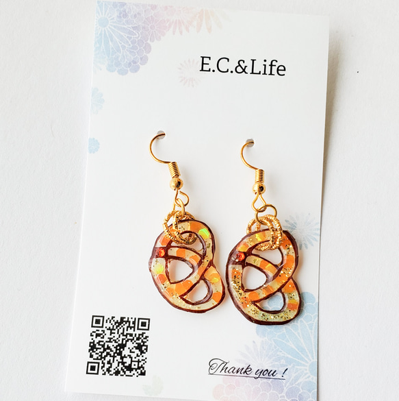 [受注製作]プレッツェルの切り絵ピアス/イヤリング 6枚目の画像